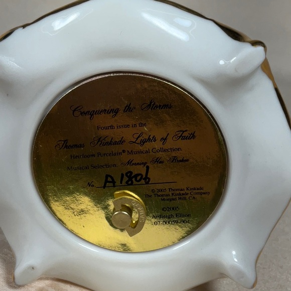 2005 Thomas Kinkaid Conquering the Storm Lights of Faith Musical Egg - Picture 9 of 10